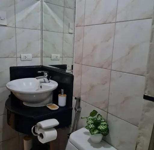 Apartment Cute Unit W/ Big Windows - B Morgan T1 Manila